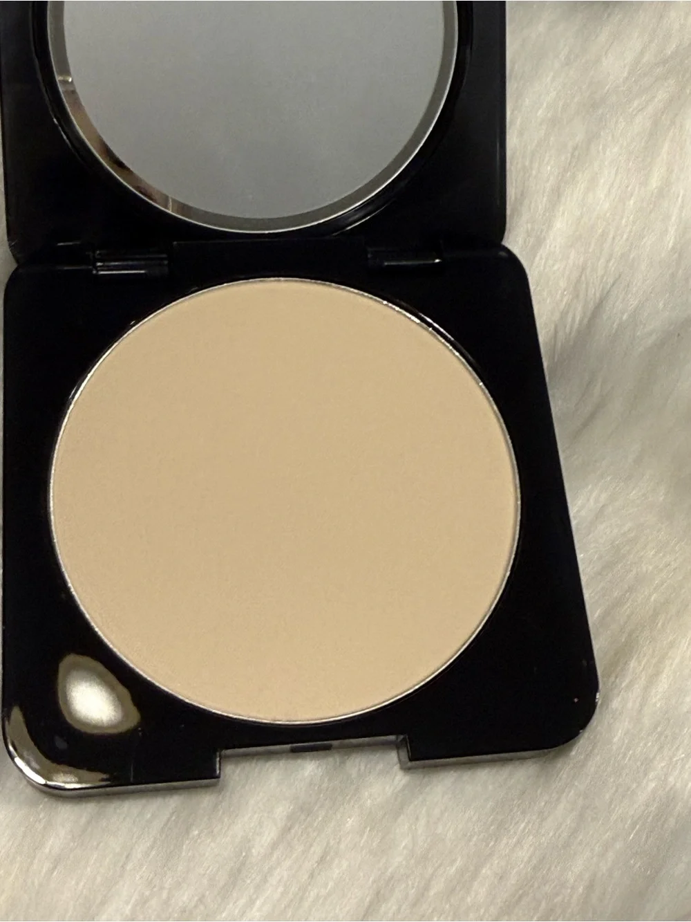 HUDA BEAUTY Easy Bake Pound Cake Pressed Powder Airbrush Matte New